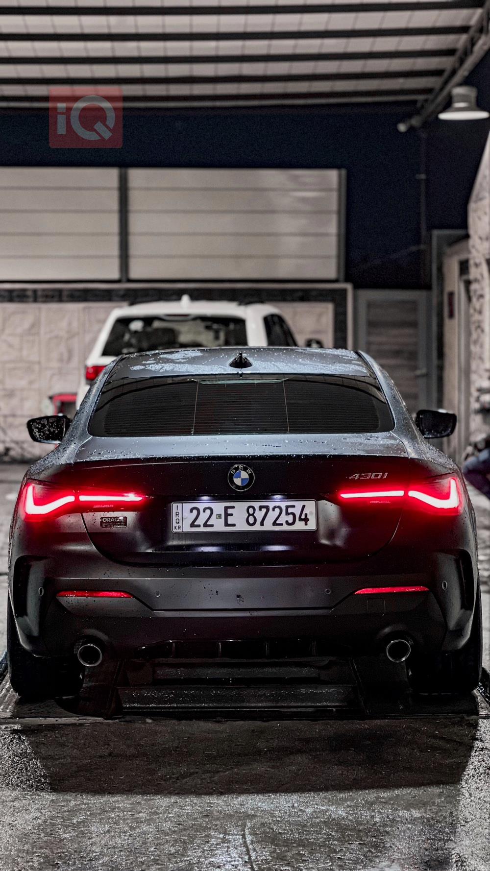 بی ئێم دەبڵیو 4 سیریەس